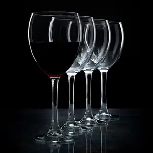 Plastic vs Sugarcane Tableware: Which is the Green Choice for Your Business? Plastic vs Sugarcane Tableware: Which is the Green Choice for Your Business?